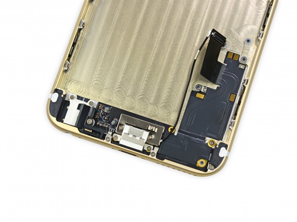 ﻿iFixit, ﻿iPhone 6 Plus'u da affetmedi
