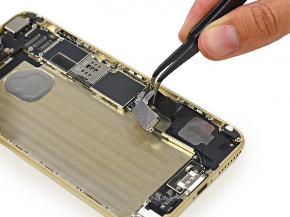 ﻿iFixit, ﻿iPhone 6 Plus'u da affetmedi