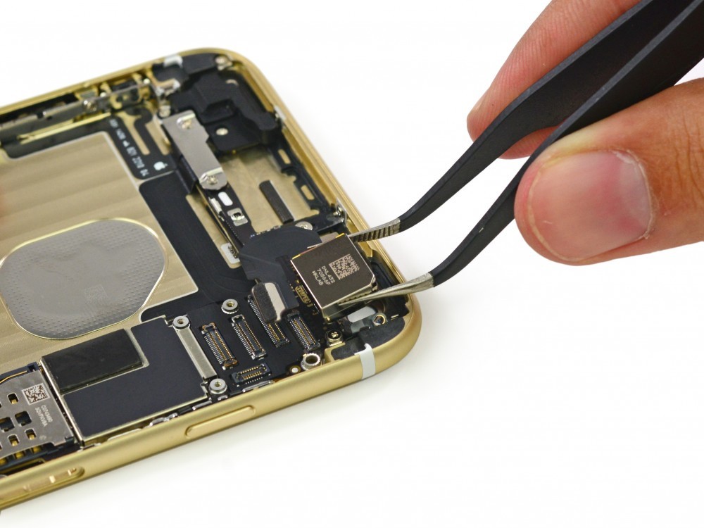 ﻿iFixit, ﻿iPhone 6 Plus'u da affetmedi