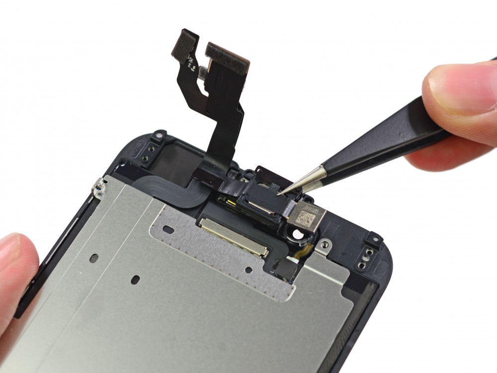 Apple'ın iPhone 6'sı da parçalandı