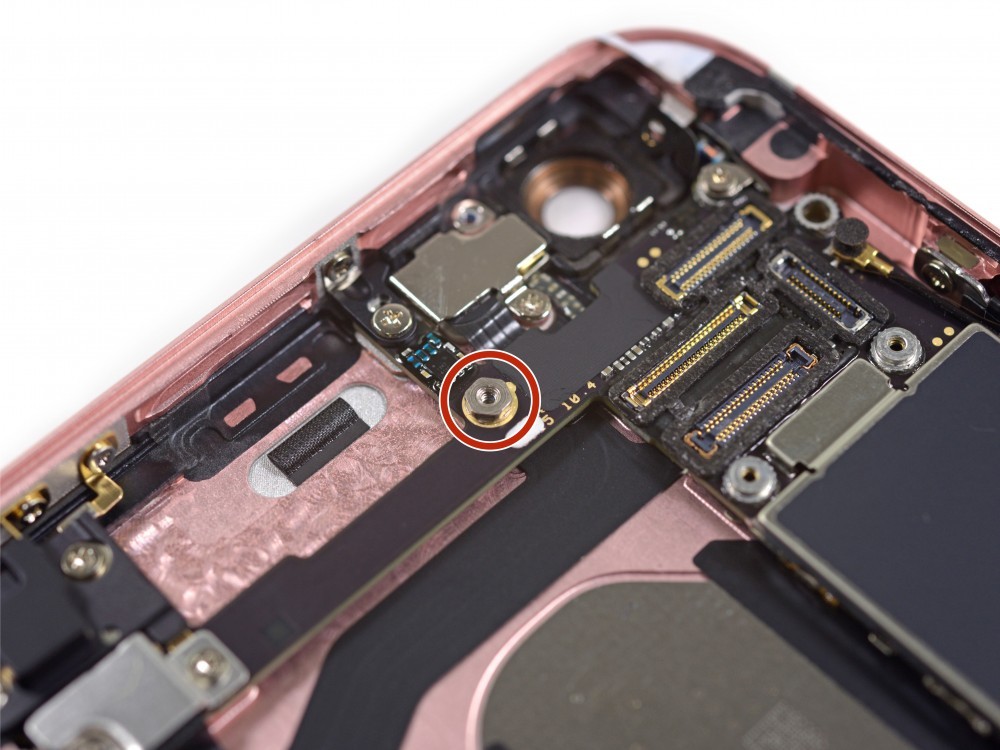 iPhone 6s'in tüm vidaları söküldü
