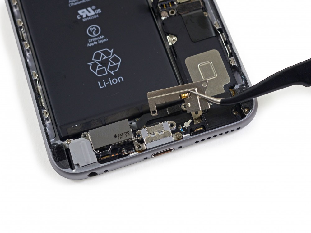 iPhone 6s Plus'ı parçaladılar