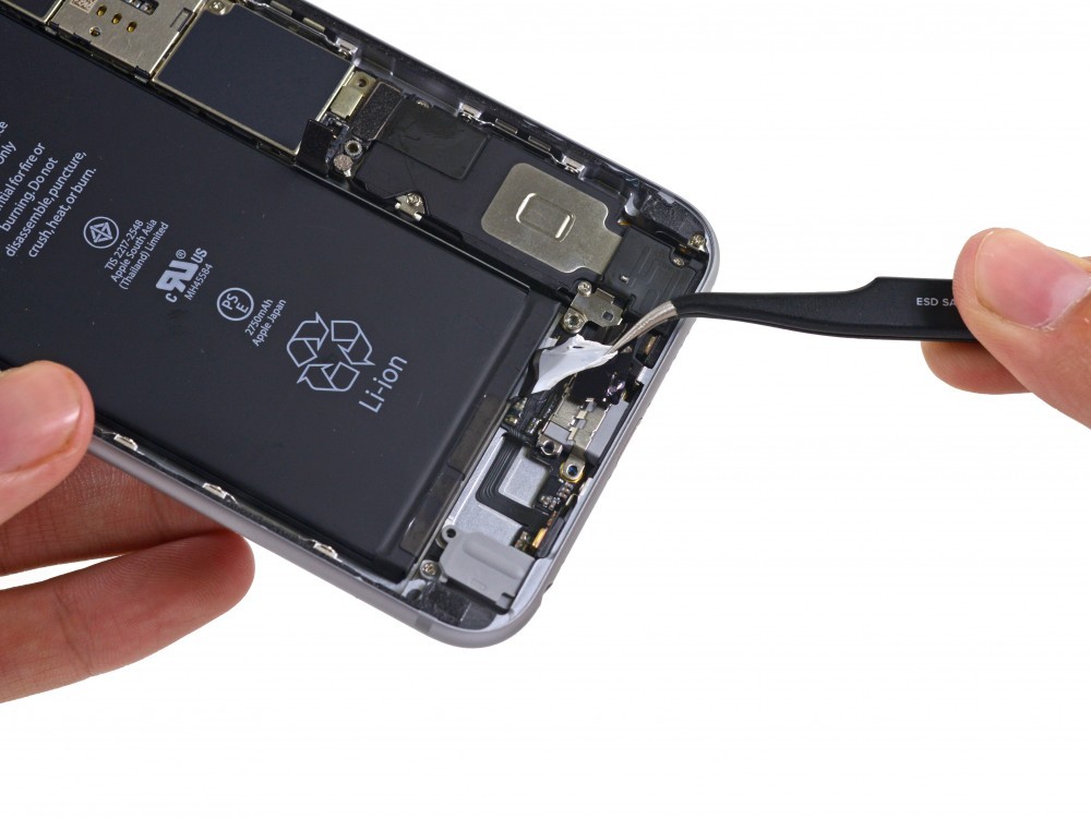 iPhone 6s Plus'ı parçaladılar