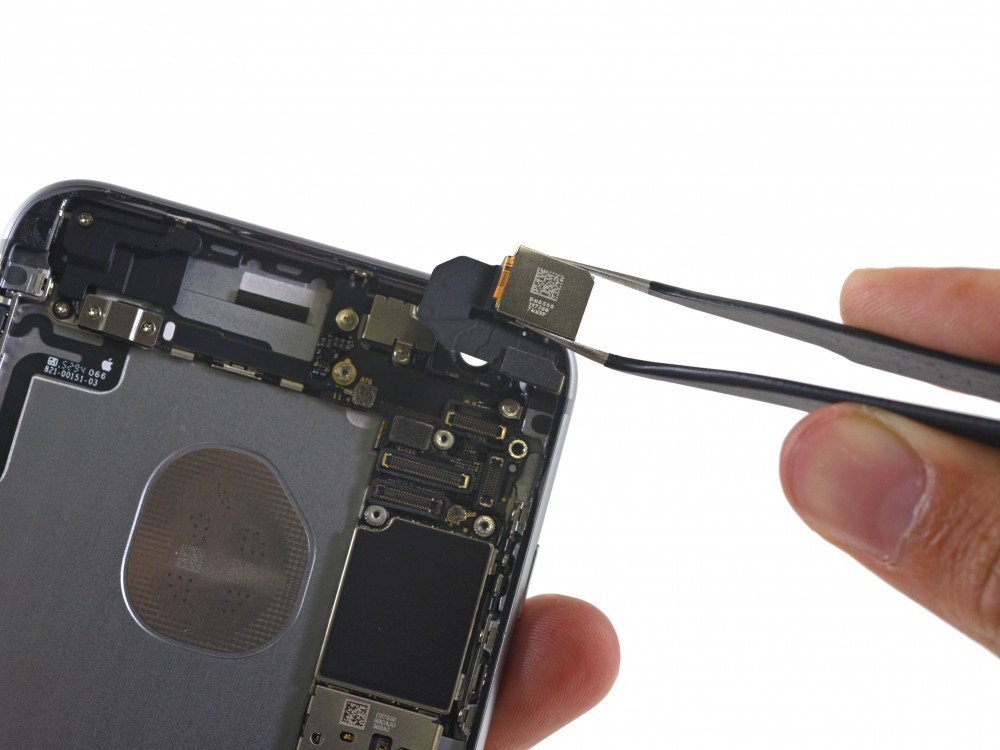 iPhone 6s Plus'ı parçaladılar