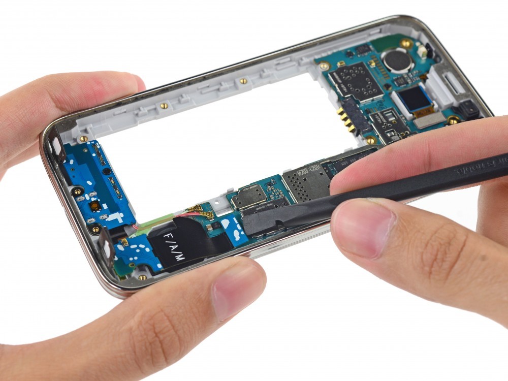 Galaxy S5 Mini, iFixit'in elinden geçti