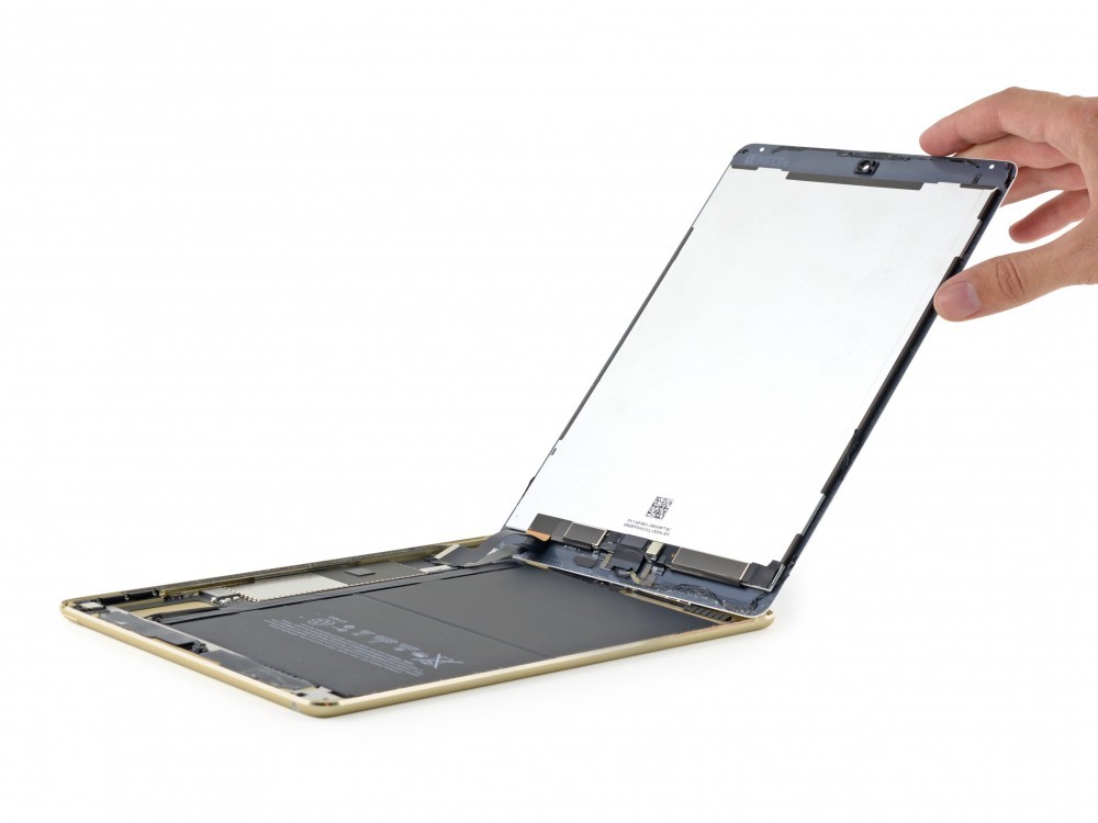 iPad Air 2 parçalarına ayrıldı