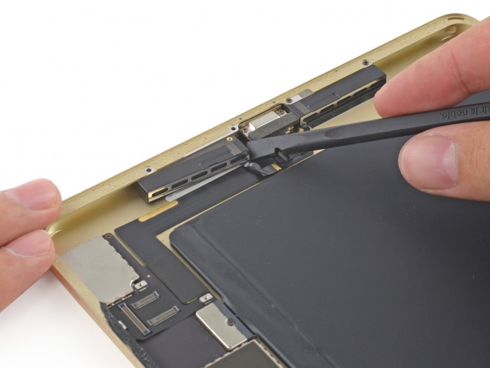 iPad Air 2 parçalarına ayrıldı
