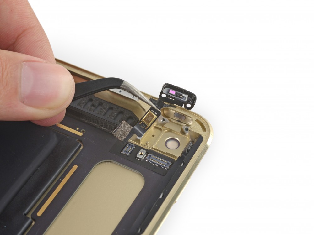 iPad Air 2 parçalarına ayrıldı