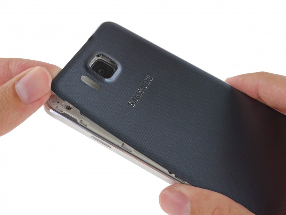 Samsung Galaxy Alpha, iFixit'in konuğu oldu
