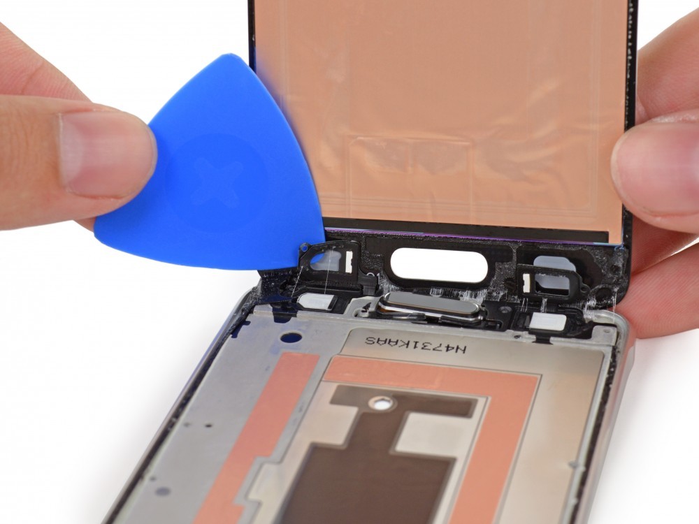 Samsung Galaxy Alpha, iFixit'in konuğu oldu