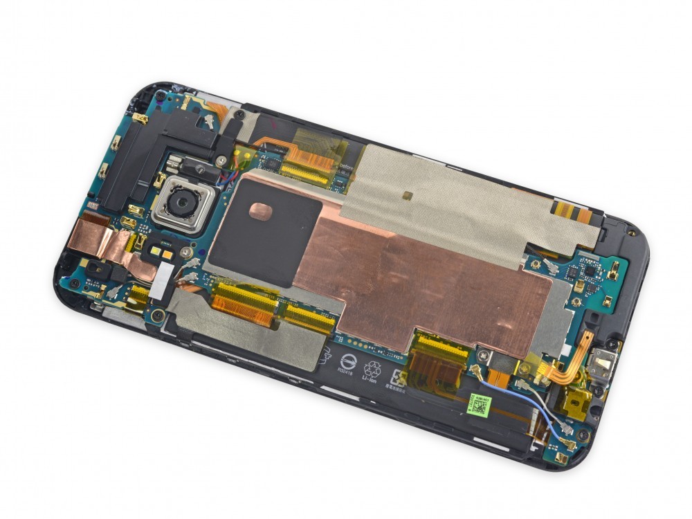 HTC One M9, iFixit stüdyosunda