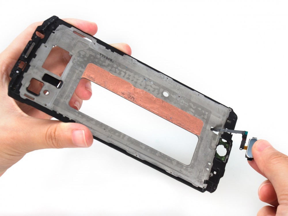 Galaxy Note 5'in tüm vidaları açıldı