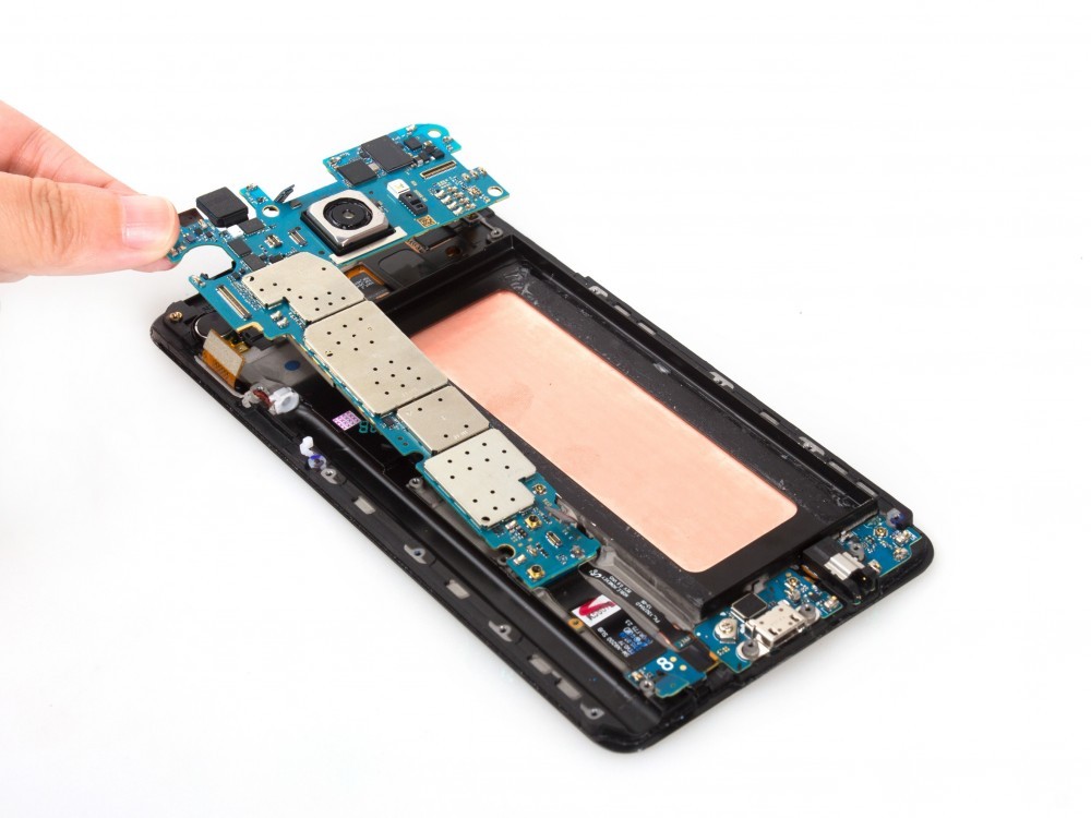 Galaxy Note 5'in tüm vidaları açıldı